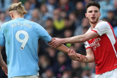 Arsenal vẫn thế, còn Man City rất khác!